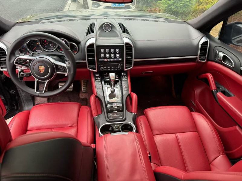 台州17年保时捷卡宴5