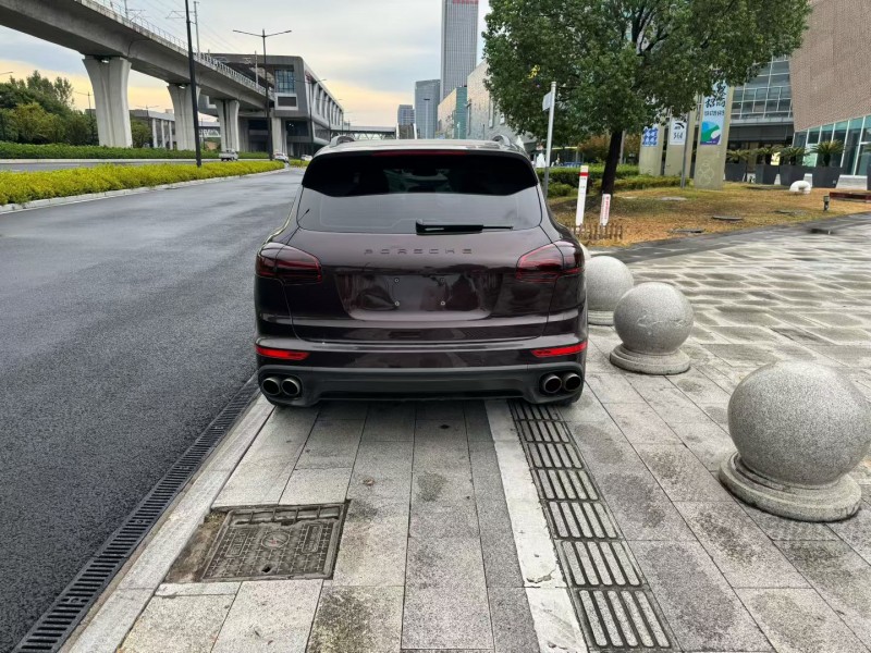 台州17年保时捷卡宴8