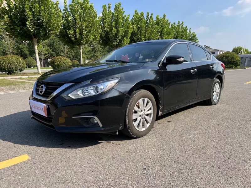 徐州18年日产天籁3