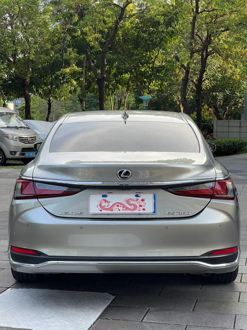 佛山23年雷克萨斯ES9