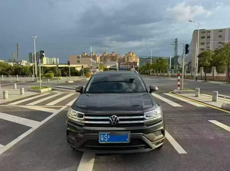 江门23年大众途岳1