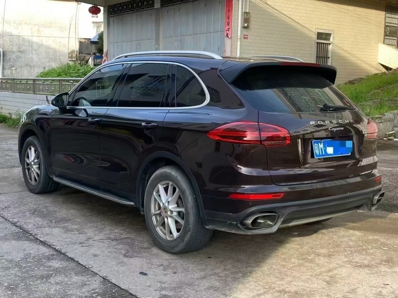 广州17年保时捷卡宴8