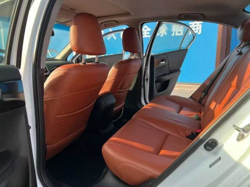 广州17年本田雅阁4