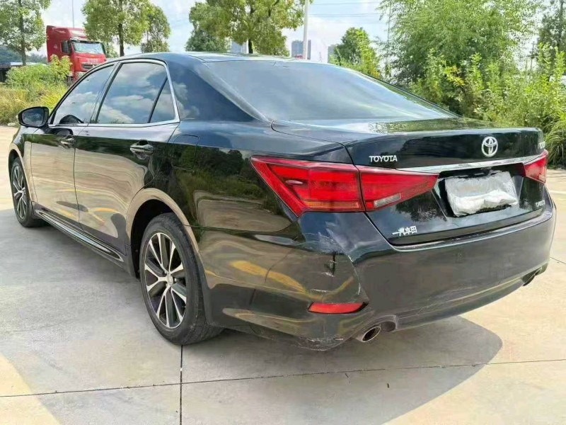 青岛18年丰田皇冠8