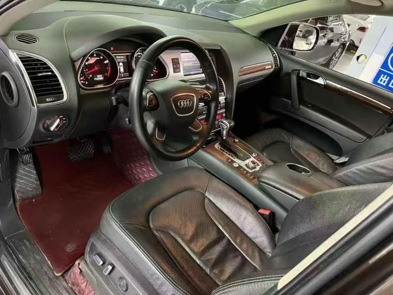 成都15年奥迪Q72