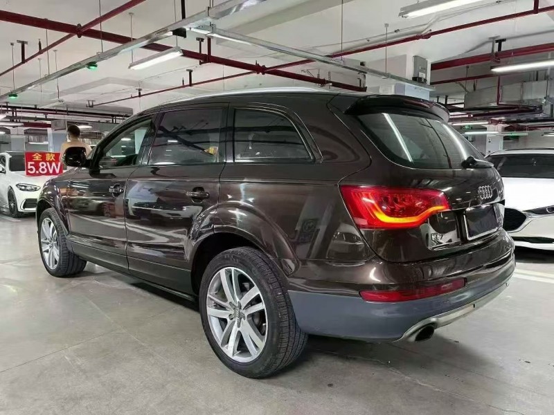 成都15年奥迪Q77