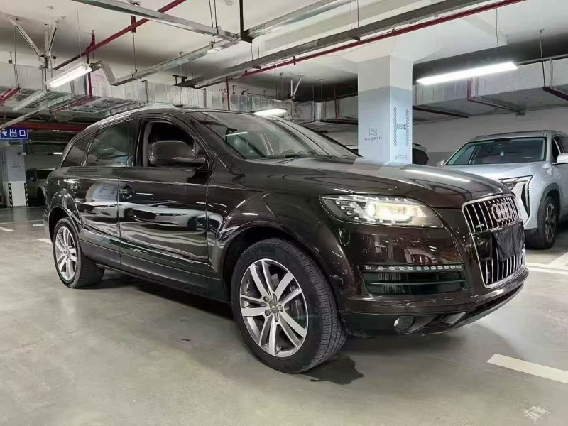 成都15年奥迪Q79