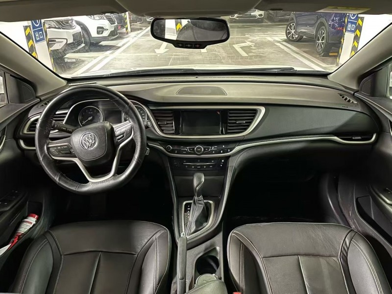 成都19年别克英朗2