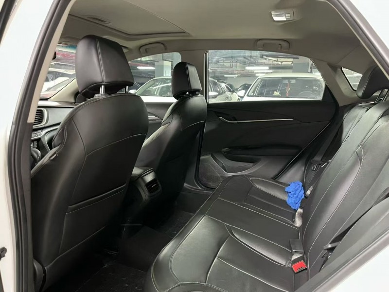 成都19年别克英朗3