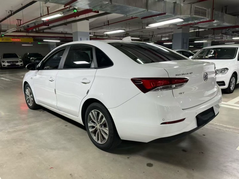 成都19年别克英朗7