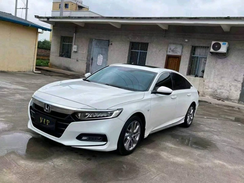 安阳18年本田雅阁2