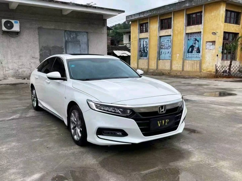 安阳18年本田雅阁3