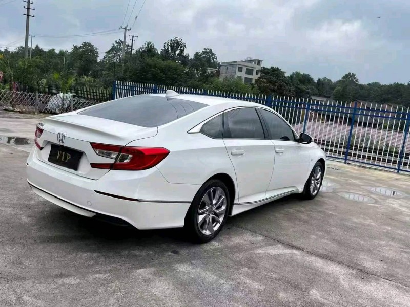 安阳18年本田雅阁6