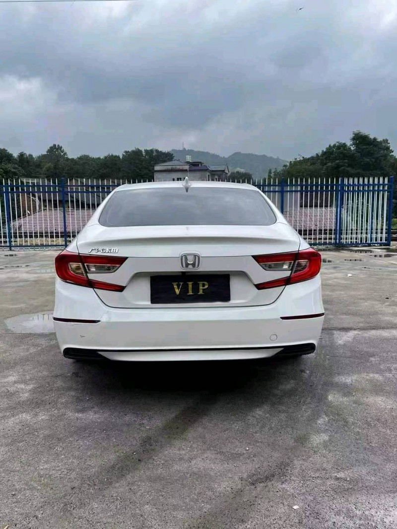 安阳18年本田雅阁9