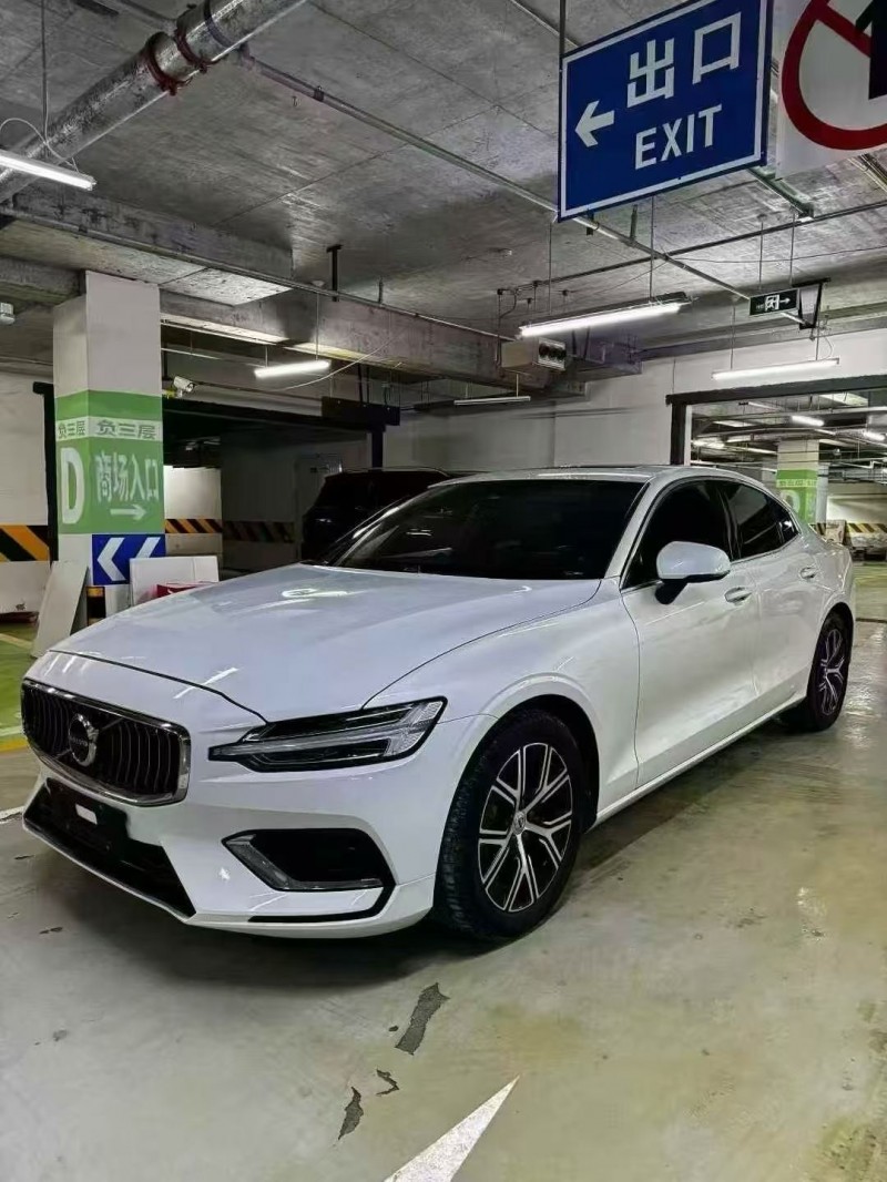 成都23年沃尔沃S60L2