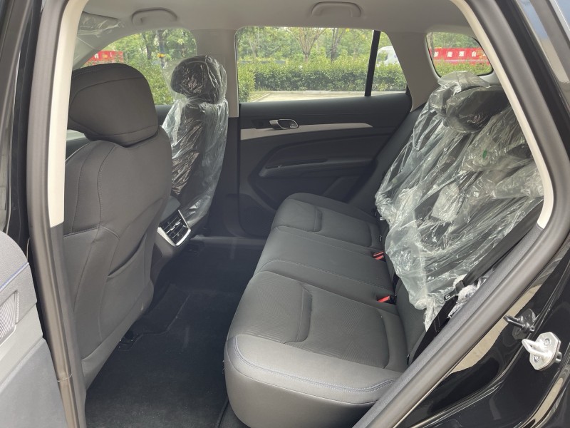 济宁25年福特领睿4