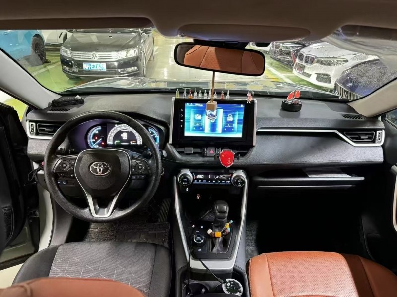 成都20年丰田RAV4荣放2
