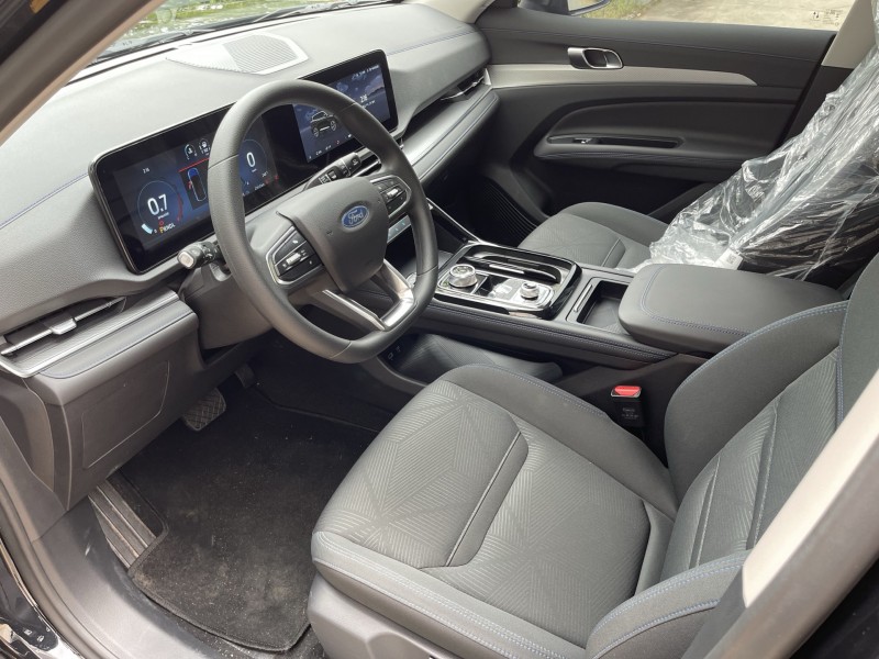 济宁25年福特领睿6