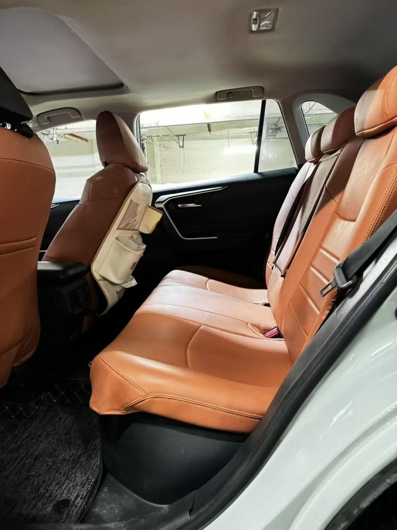 成都20年丰田RAV4荣放3