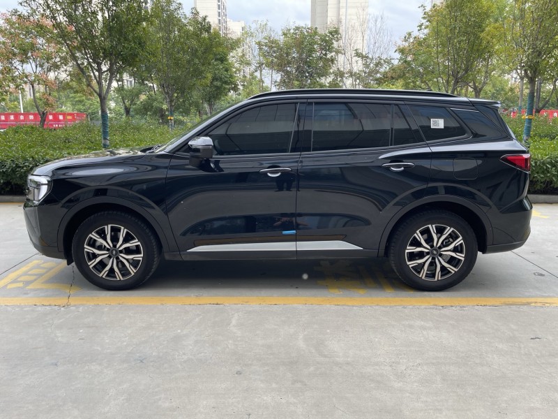 济宁25年福特领睿8