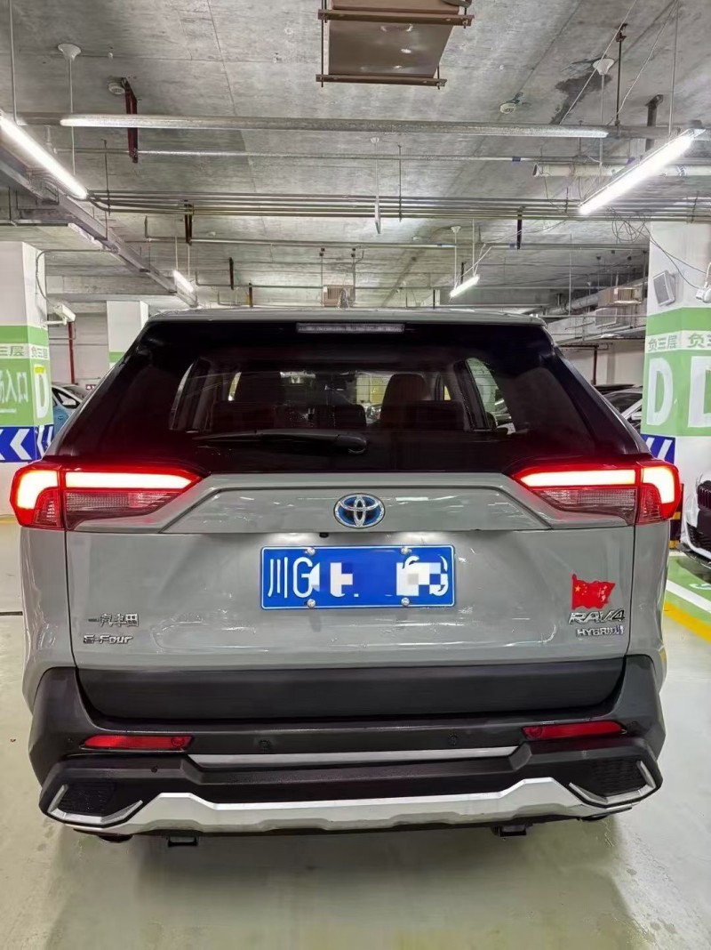 成都20年丰田RAV4荣放6