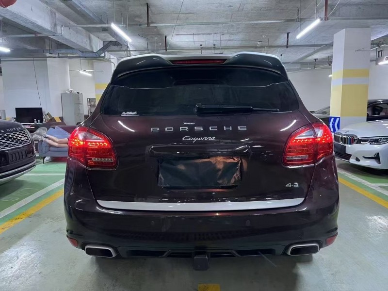 成都14年保时捷卡宴4