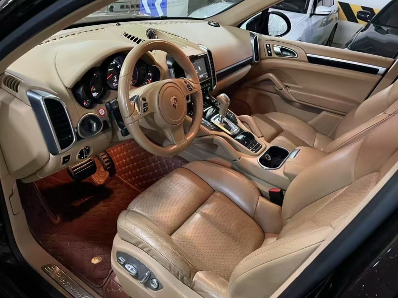 成都14年保时捷卡宴6