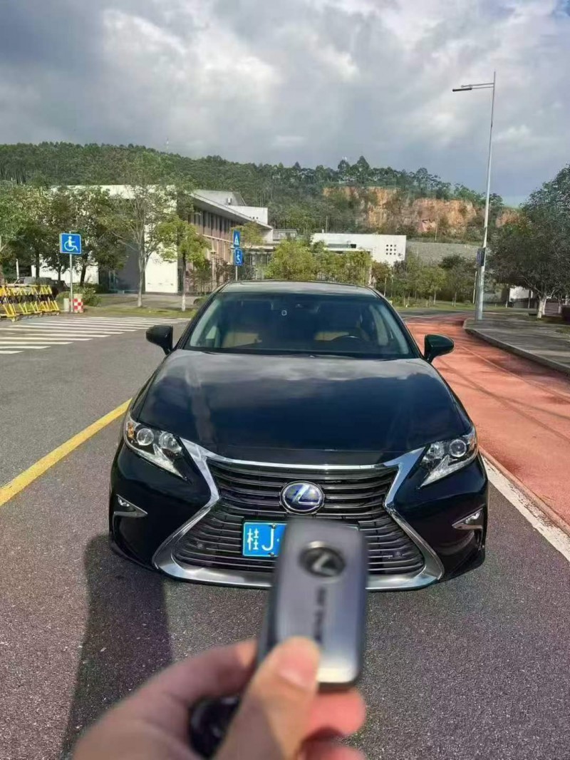 桂林17年雷克萨斯ES1