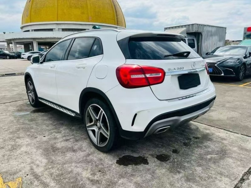 东莞16年奔驰GLA4