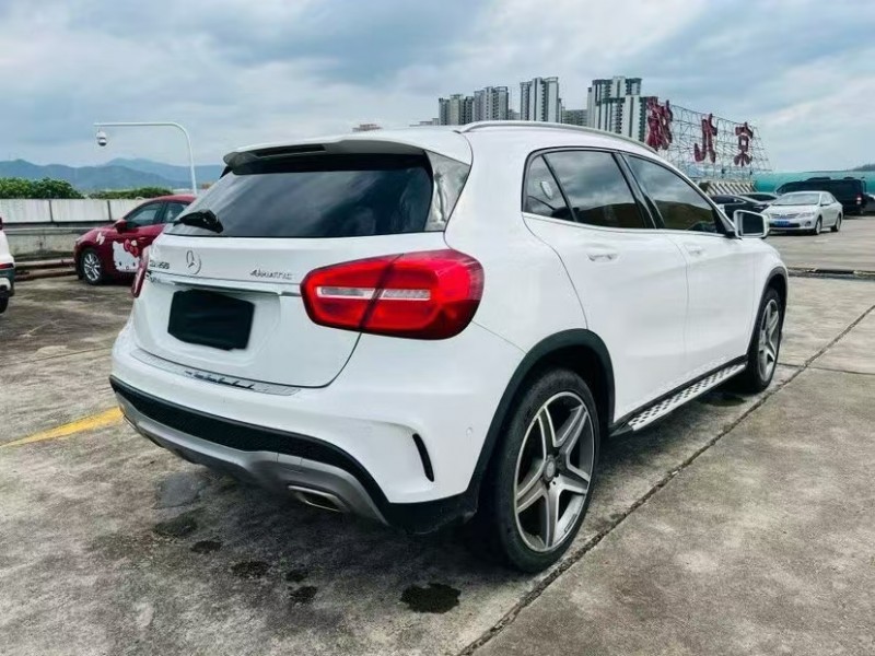 东莞16年奔驰GLA5