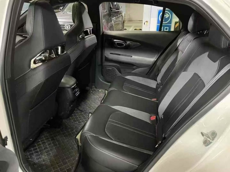 成都24年传祺影豹9