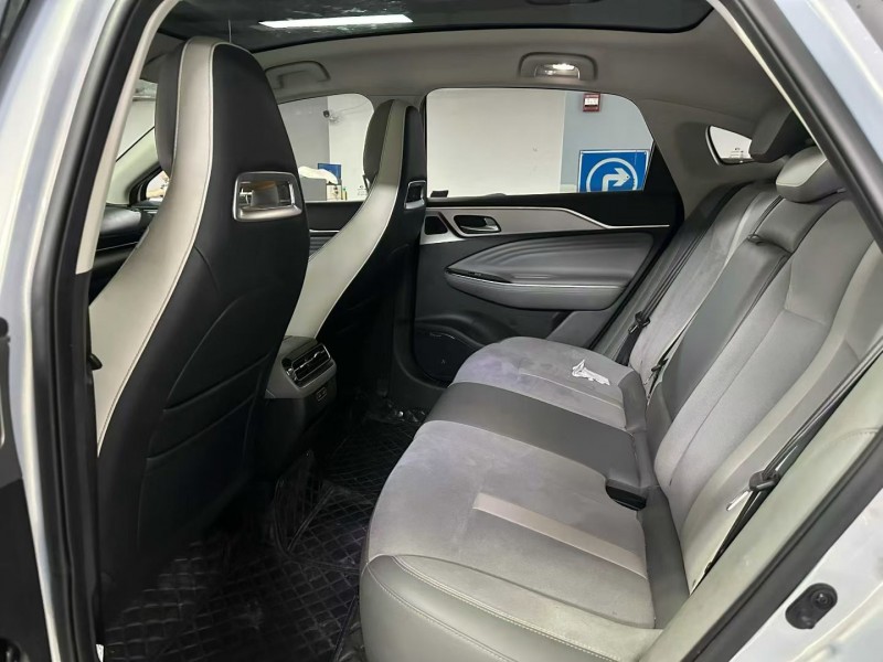 成都23年传祺埃安S5