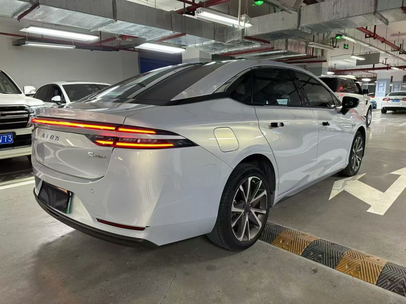 成都23年传祺埃安S7