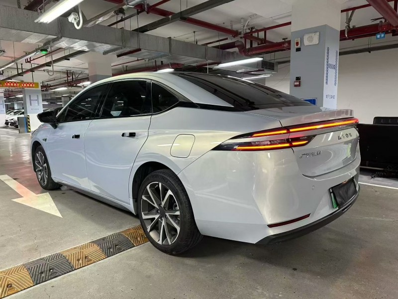 成都23年传祺埃安S8