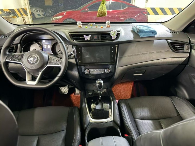 成都24年日产奇骏3