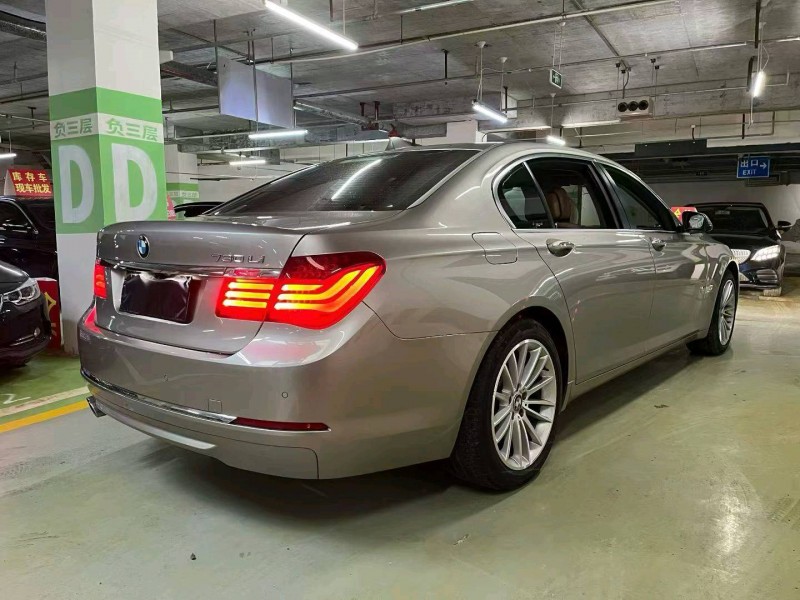 成都15年宝马7系2