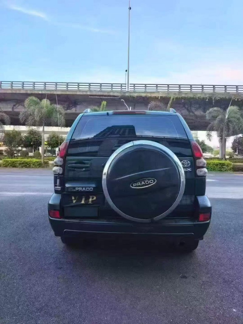 三明08年丰田普拉多7