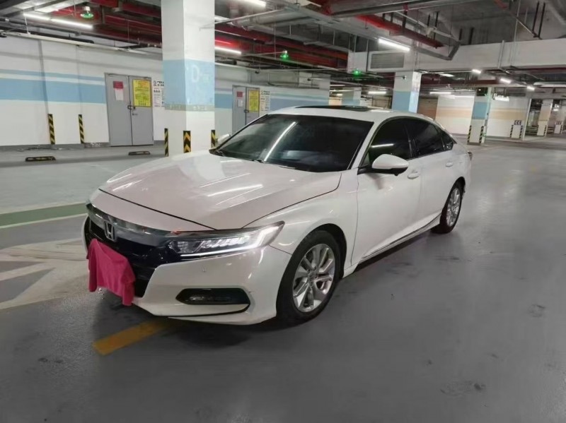 台州21年本田雅阁2