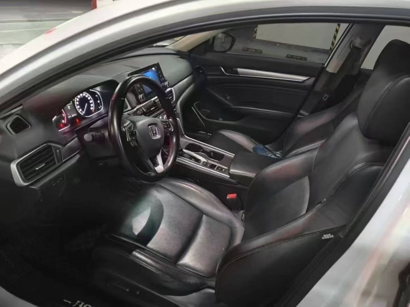 台州21年本田雅阁7