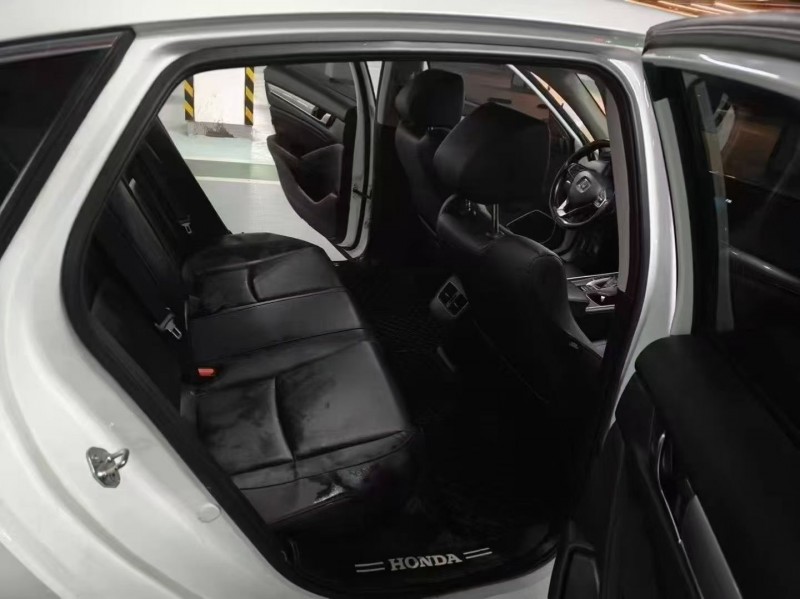 台州21年本田雅阁8