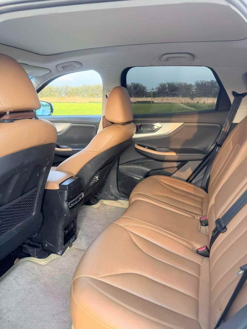 宁波22年北汽制造X76