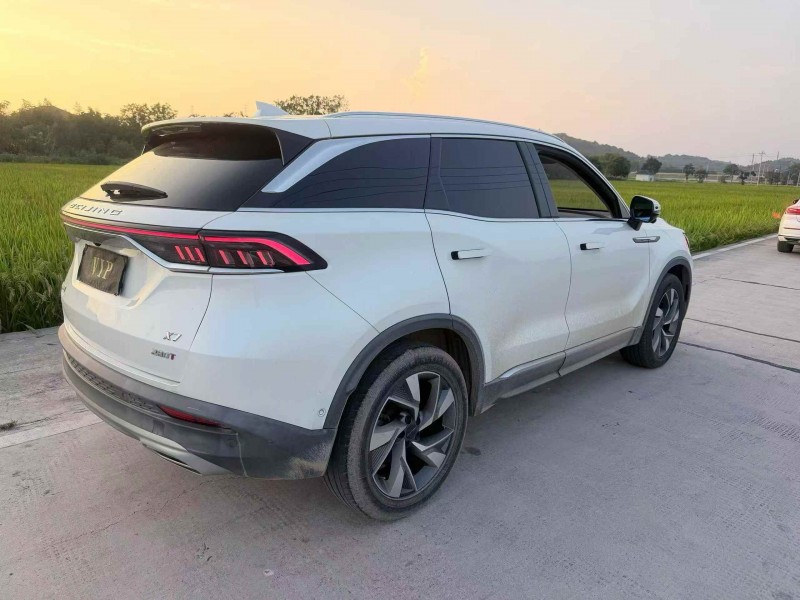 宁波22年北汽制造X77