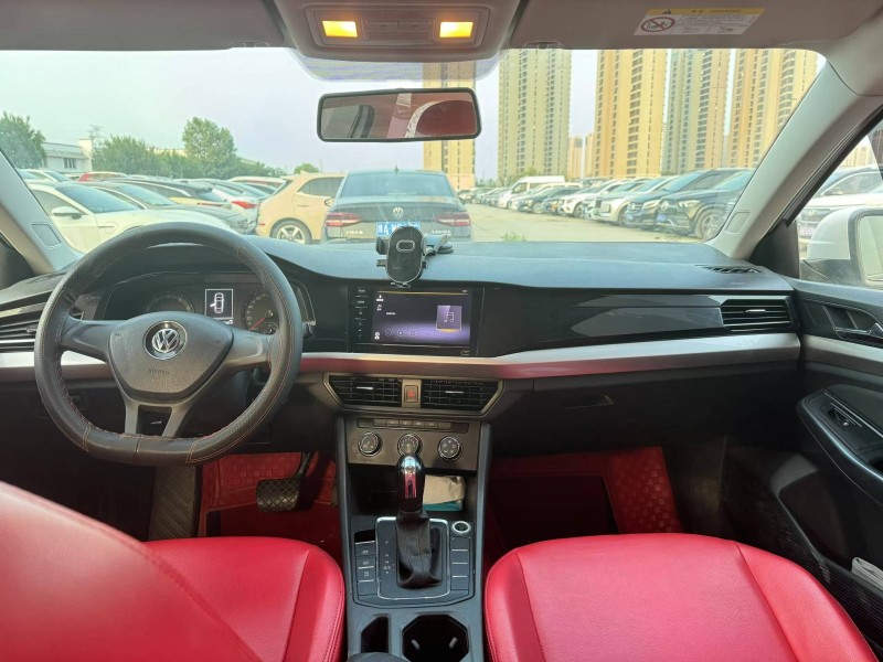 郑州21年大众宝来8