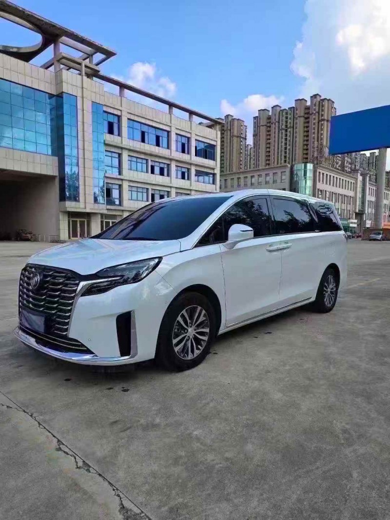 东营23年别克GL82