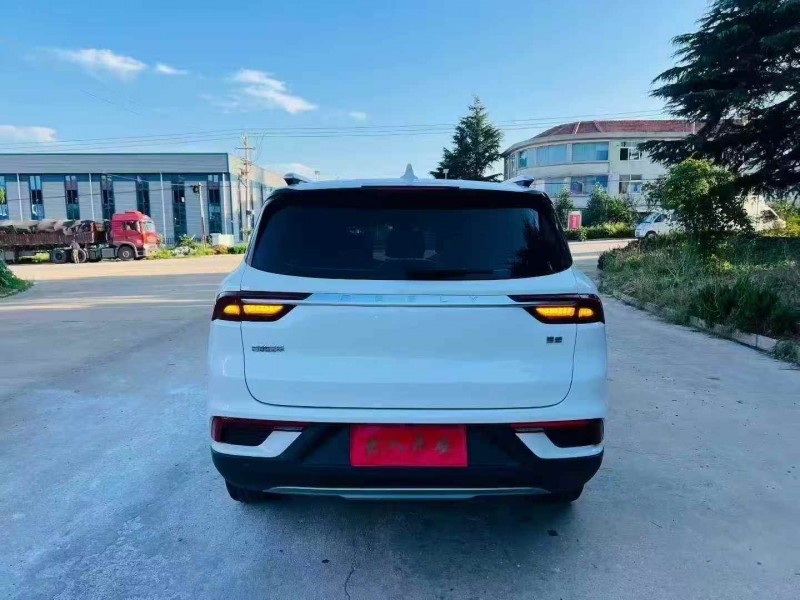 青岛21年吉利豪越8