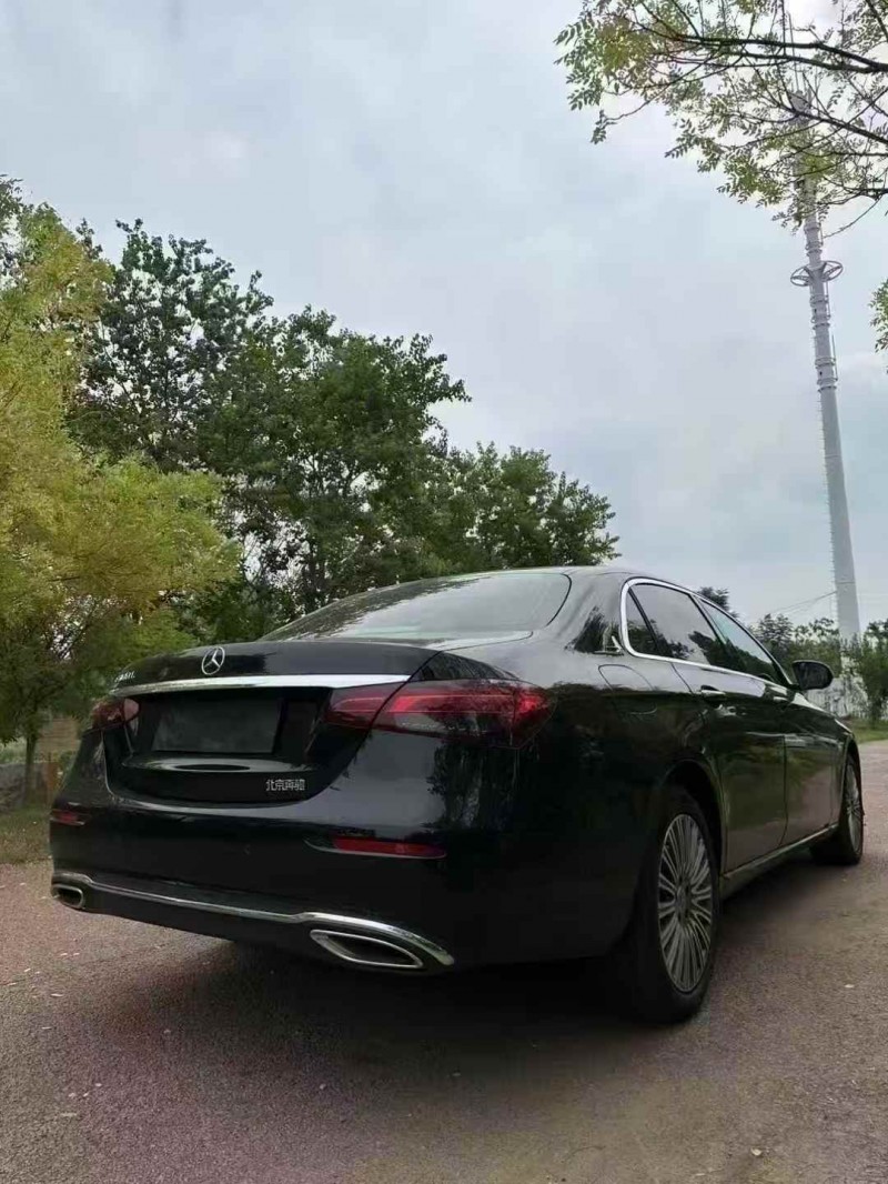 泰安23年奔驰E8