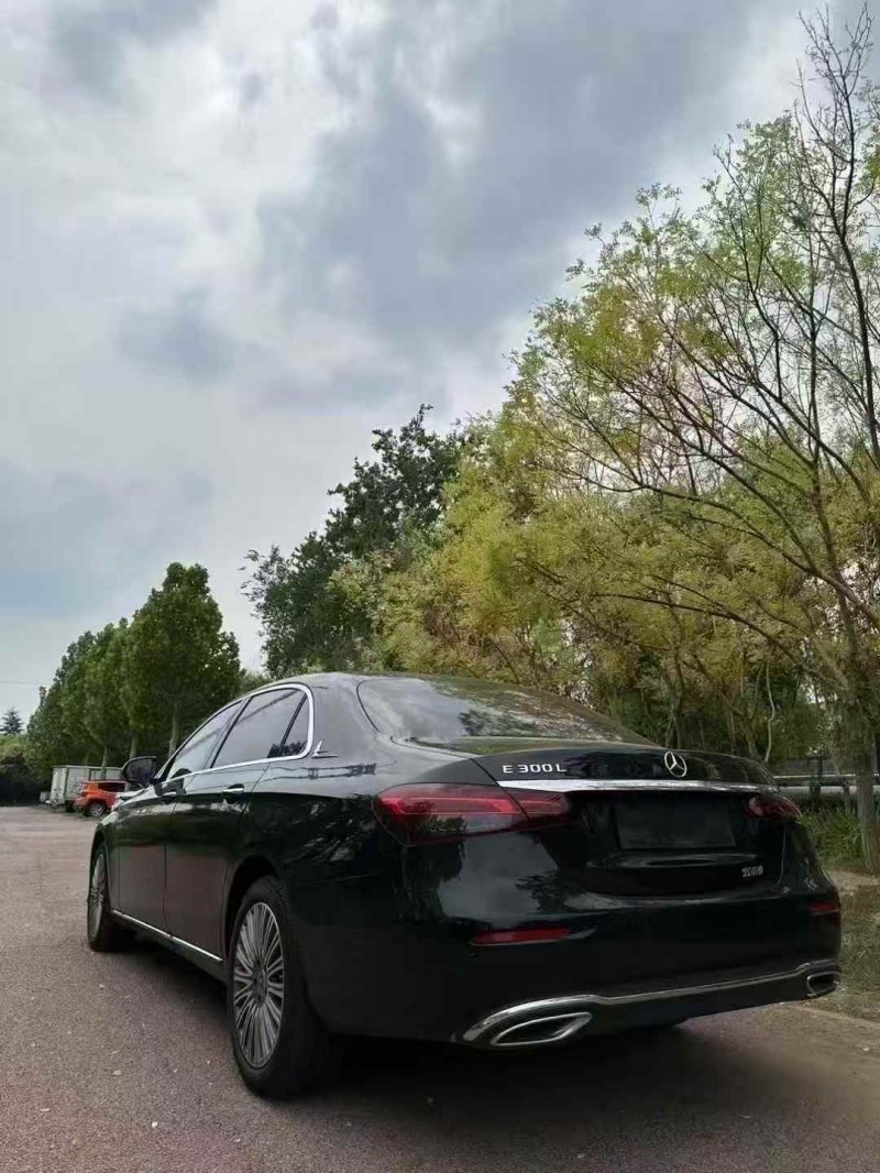 泰安23年奔驰E9