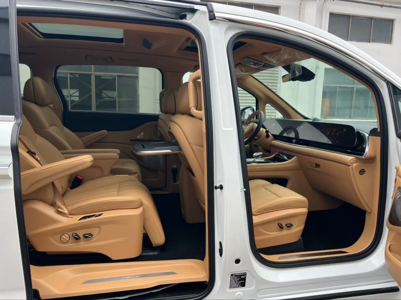 盐城25年岚图汽车梦想家6