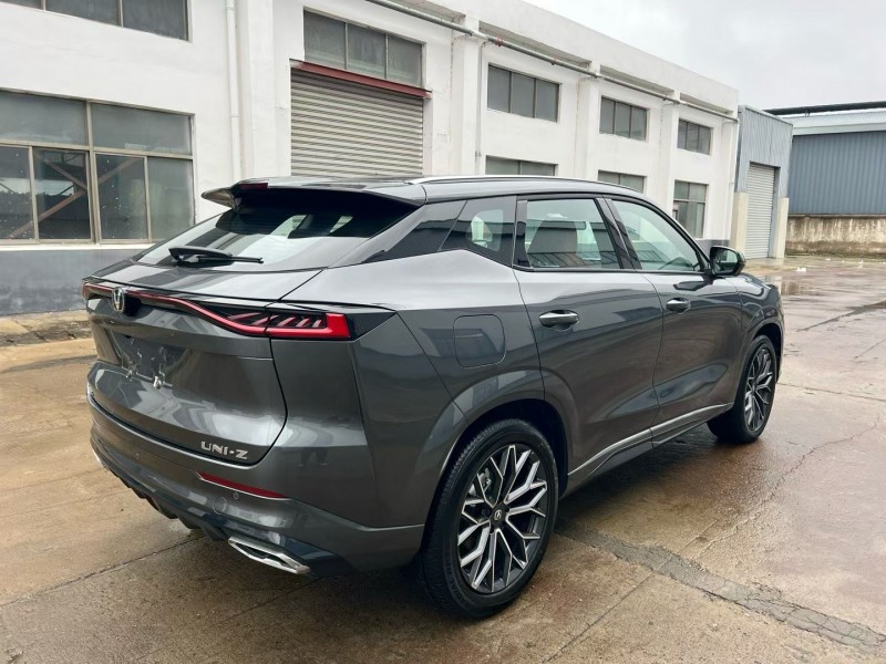 盐城25年长安汽车UNI5