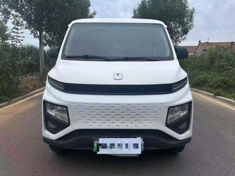 济宁23年吉利星享1